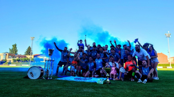 El Club Deportivo Sariegos cierra una temporada de ensueño en Primera B